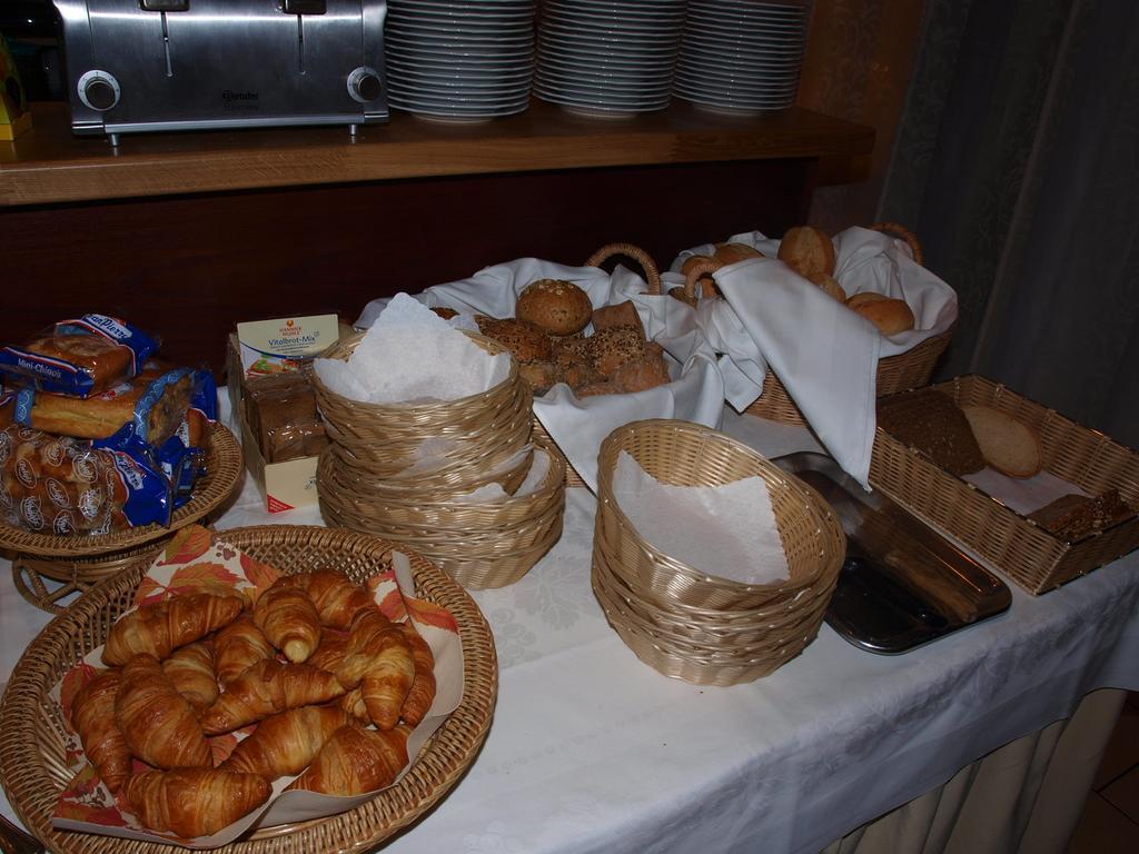 Landgasthaus Bonn Baunatal Buitenkant foto